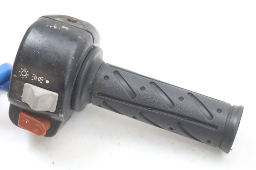 photo de COMANDO DIREITO KYMCO AGILITY PREMIUM 50 (2007 - 2010) - Detalhe da peça