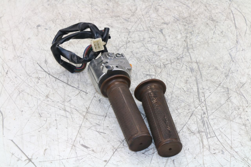 photo de COMANDO DIREITO BAOTIAN BT COLLECTOR 50 (2005 - 2013) - Zoom do estado de desgaste