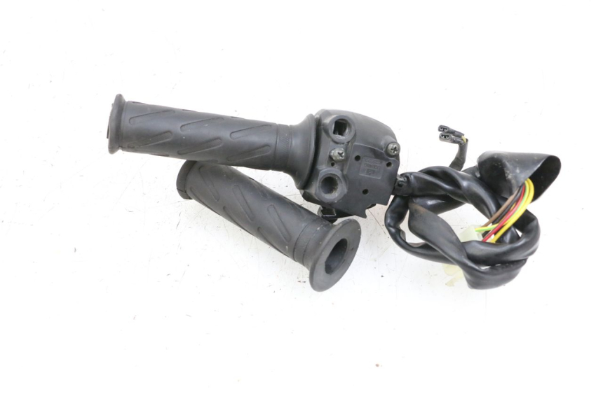 photo de COMANDO DIREITO MAG POWER BOMBERS 4T 50 (2016 - 2026) - Zoom do estado de desgaste