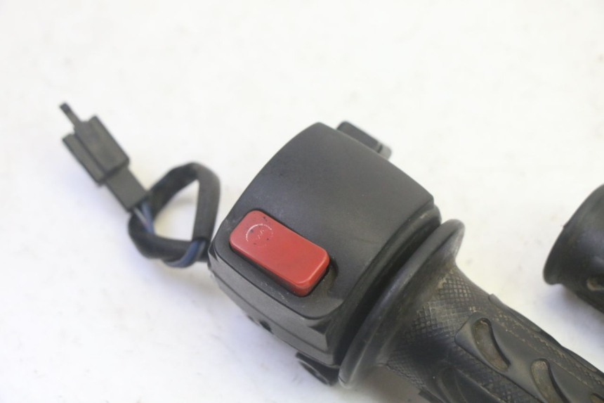photo de COMANDO DIREITO MBK BOOSTER SPIRIT 50 (2004 - 2017) - Detalhe da peça