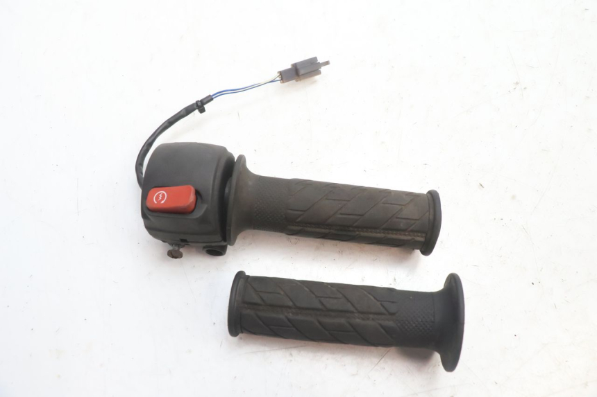 photo de COMANDO DIREITO MBK BOOSTER SPIRIT 50 (2004 - 2017) - Vista principal