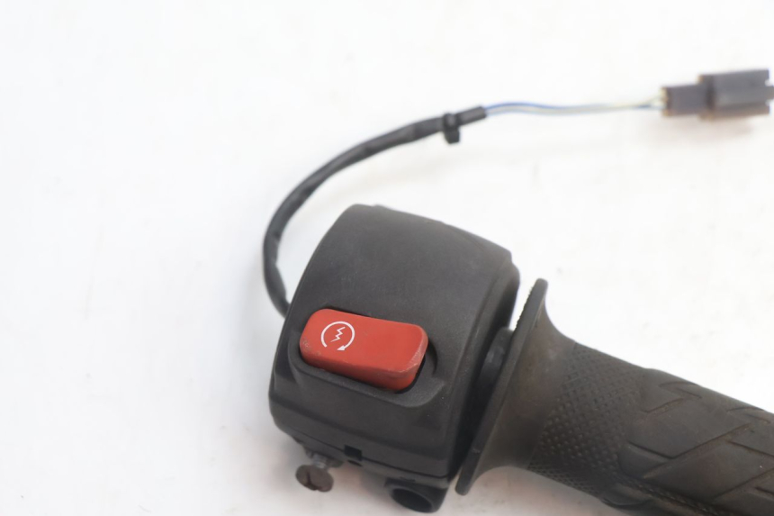 photo de COMANDO DIREITO MBK BOOSTER SPIRIT 50 (2004 - 2017) - Zoom do estado de desgaste