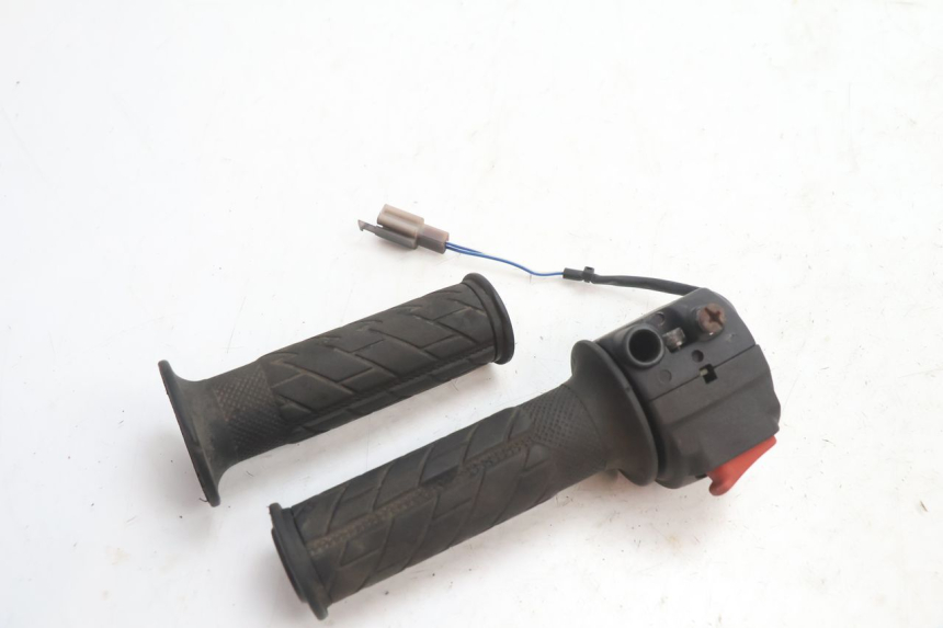 photo de COMANDO DIREITO MBK BOOSTER SPIRIT 50 (2004 - 2017) - Ampliação técnica