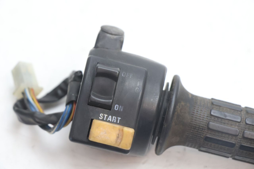 photo de COMUTADOR DIREITO MBK BOOSTER SPIRIT 50 (1996 - 1999) - Detalhe da peça