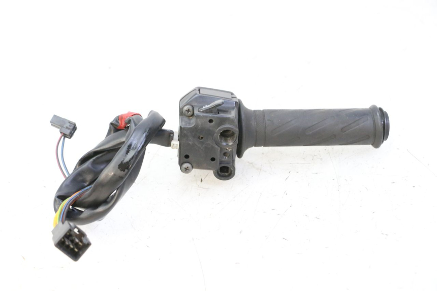 photo de COMANDO DIREITO SUZUKI BURGMAN 125 (2007 - 2014) - Zoom do estado de desgaste