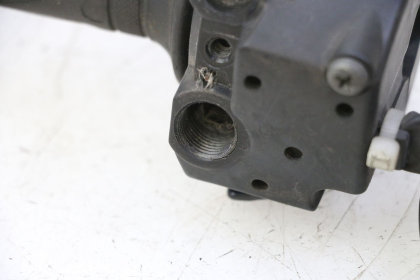 photo de COMANDO DIREITO SUZUKI BURGMAN 125 (2007 - 2014) - Pontos de fixação