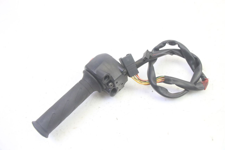 photo de COMANDO DIREITO SUZUKI BURGMAN 125 (2007 - 2014) - Ampliação técnica