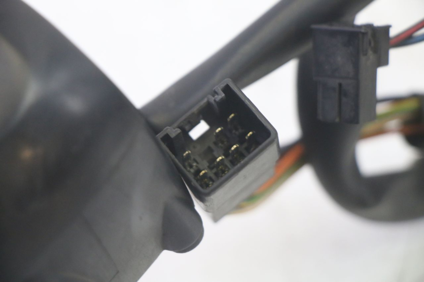 photo de COMANDO DIREITO SUZUKI BURGMAN 125 (2007 - 2014) - Estado da superfície