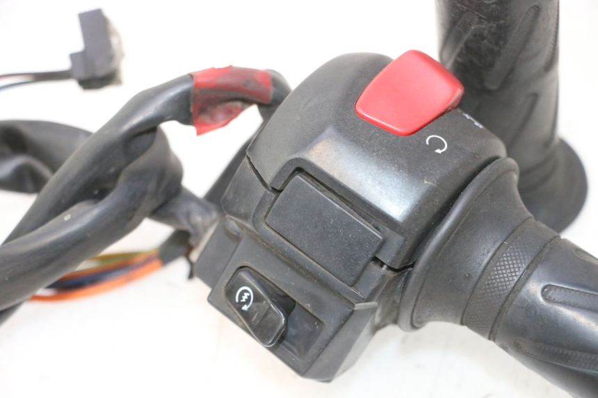 photo de COMANDO DIREITO SUZUKI BURGMAN 125 (2007 - 2014) - Vista do produto