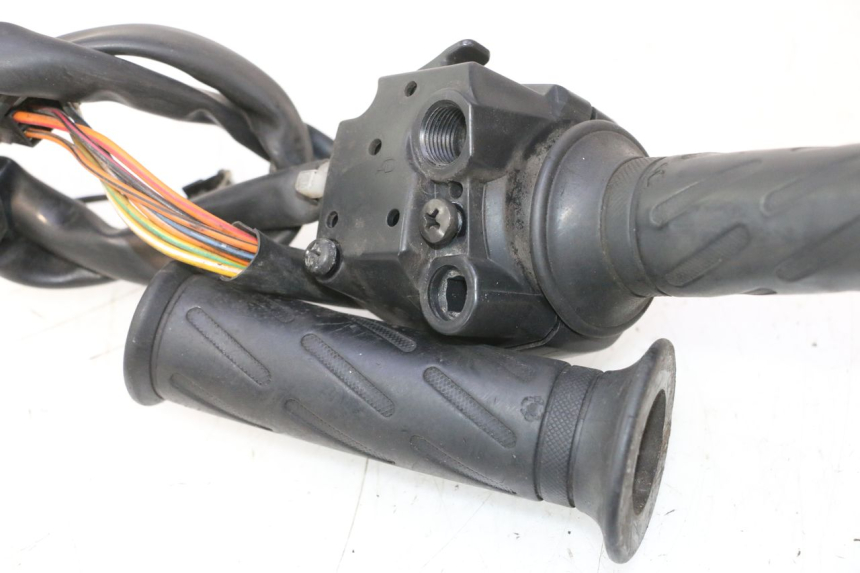 photo de COMANDO DIREITO SUZUKI BURGMAN 125 (2007 - 2014) - Outro ângulo de visão