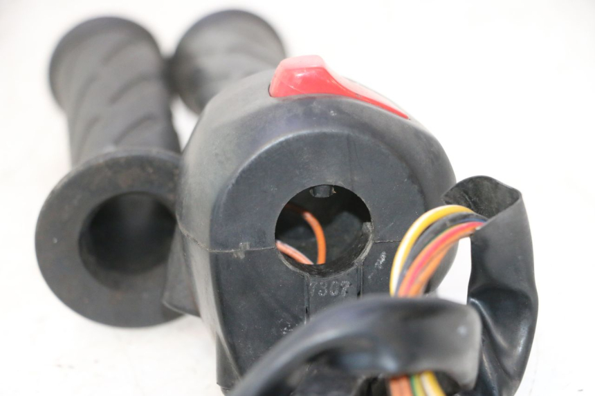 photo de COMANDO DIREITO SUZUKI BURGMAN 125 (2007 - 2014) - Ampliação técnica