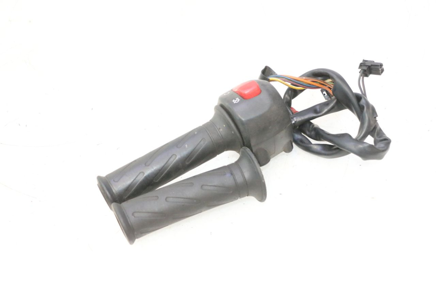 photo de COMANDO DIREITO SUZUKI BURGMAN 125 (2007 - 2014) - Pontos de fixação