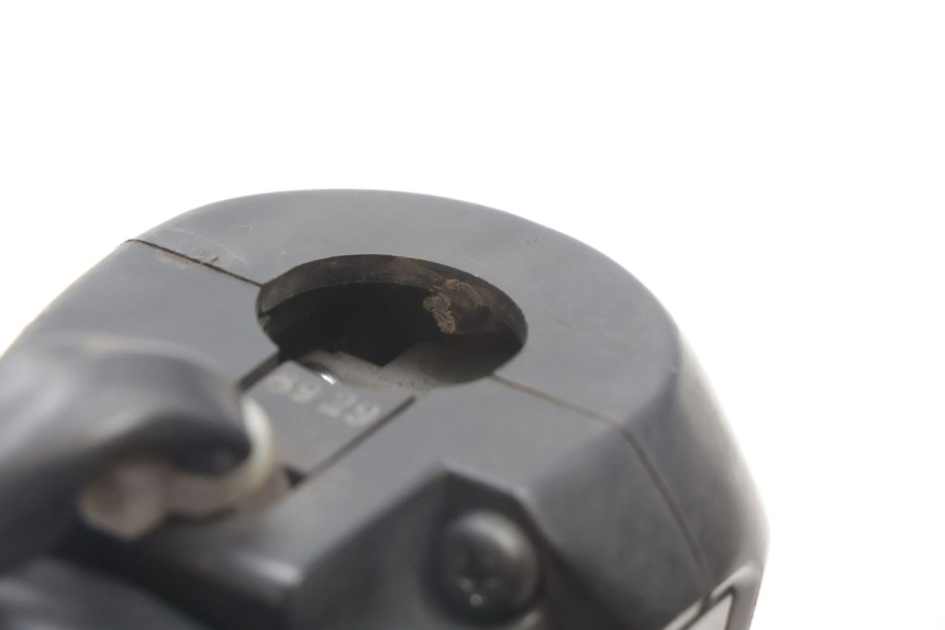 photo de COMANDO DIREITO SUZUKI BURGMAN 125 (2007 - 2014) - Pontos de fixação