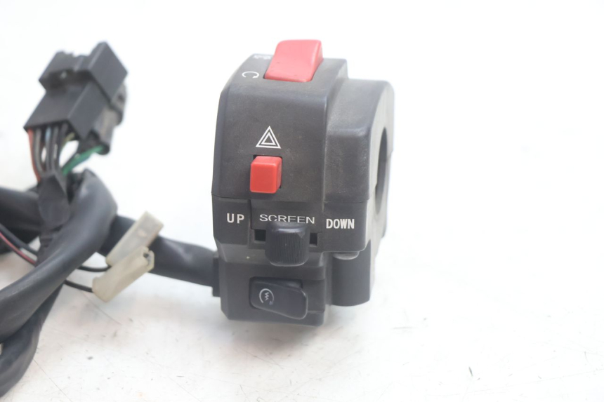 photo de COMANDO DIREITO SUZUKI BURGMAN EXECUTIVE ABS 650 (2006 - 2012) - Detalhe da peça