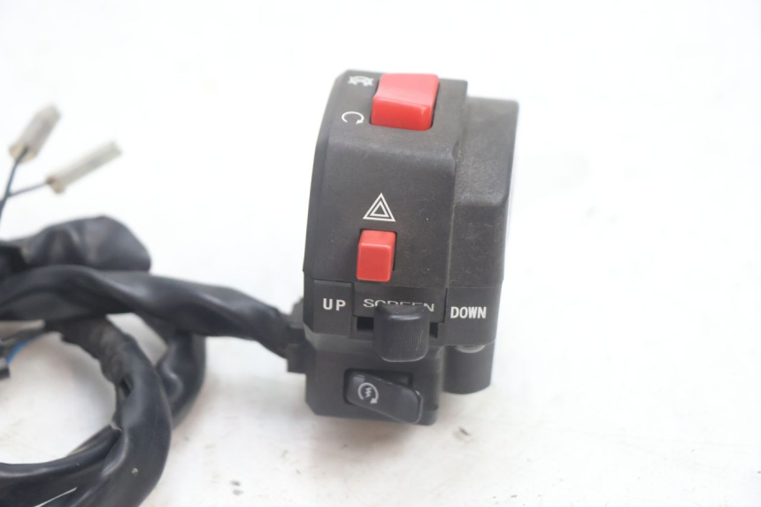 photo de COMANDO DIREITO SUZUKI BURGMAN EXECUTIVE ABS 650 (2006 - 2012) - Detalhe da peça