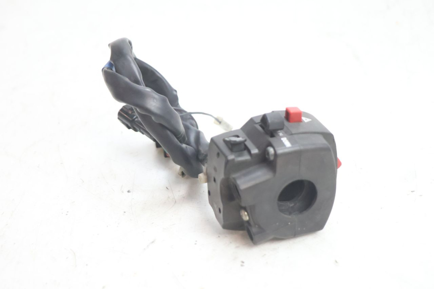 photo de COMANDO DIREITO SUZUKI BURGMAN EXECUTIVE ABS 650 (2006 - 2012) - Outro ângulo de visão