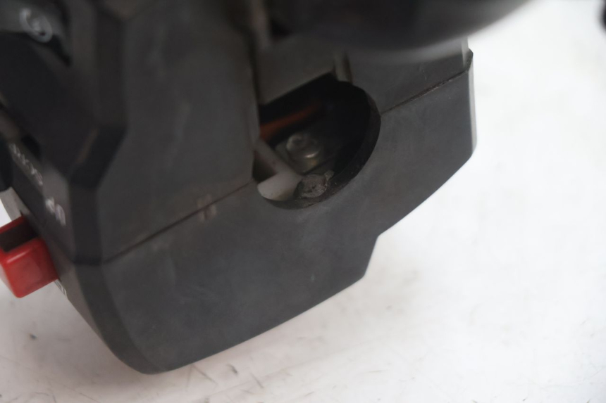 photo de COMANDO DIREITO SUZUKI BURGMAN EXECUTIVE ABS 650 (2006 - 2012) - Vista geral