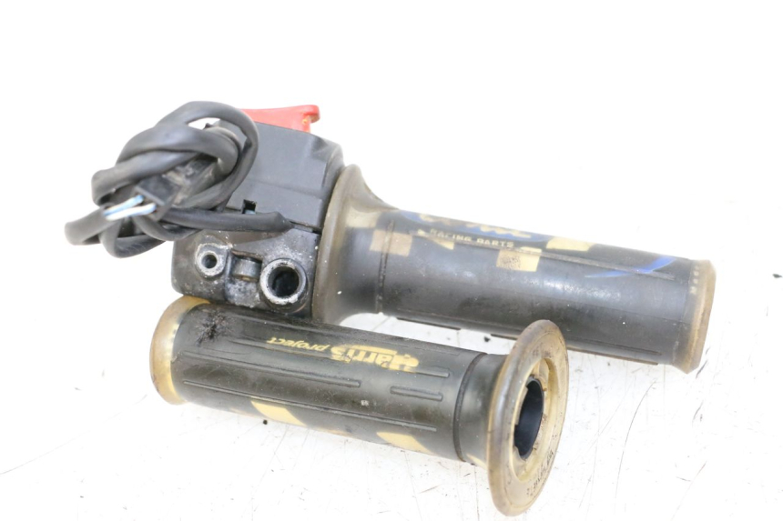 photo de COMANDO DIREITO YAMAHA BW'S 50 (2004 - 2017) - Zoom do estado de desgaste