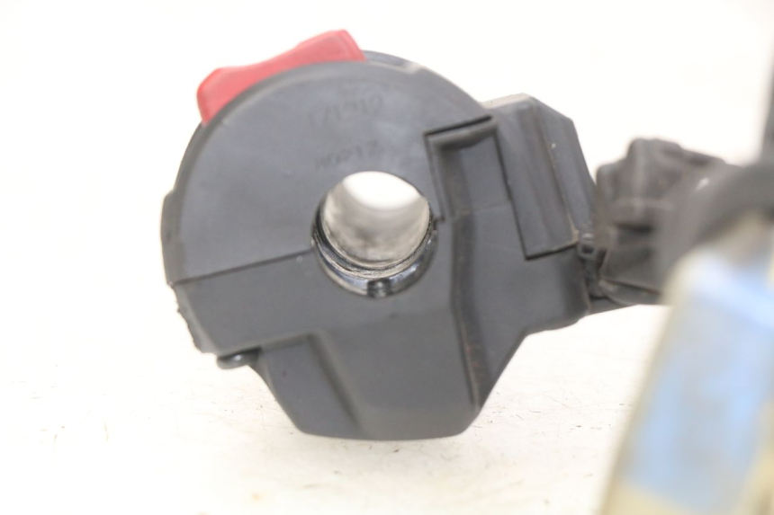 photo de COMANDO DIREITO HONDA CB R 1000 (2018 - 2023) - Zoom do estado de desgaste