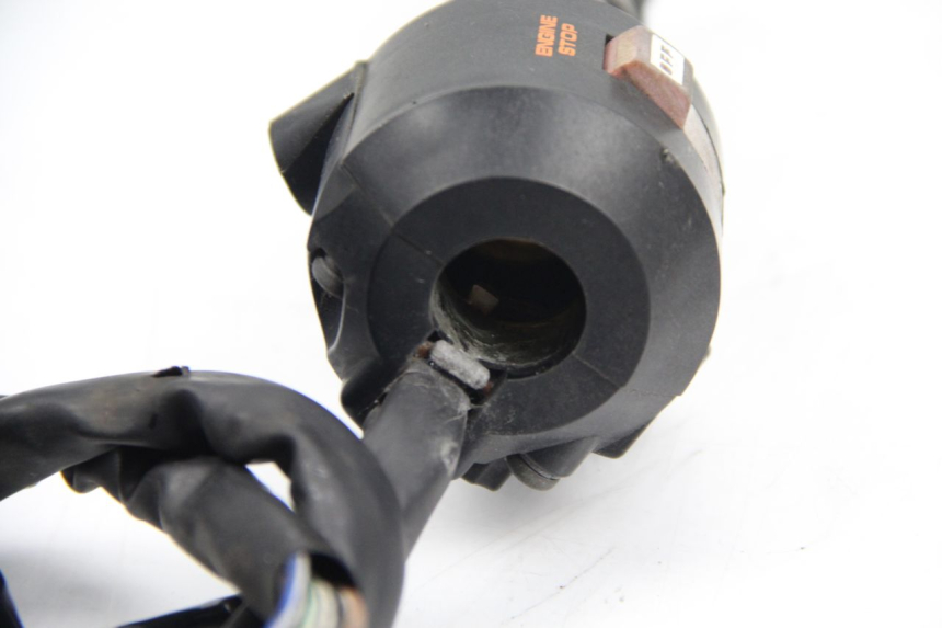 photo de COMANDO DIREITO HONDA CBR F SC21 1000 (1986 - 1992) - Zoom do estado de desgaste