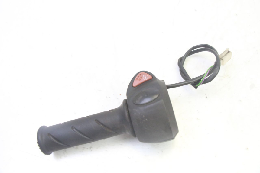 photo de COMANDO DIREITO PEUGEOT CITYSTAR 50 (2013 - 2017) - Zoom do estado de desgaste