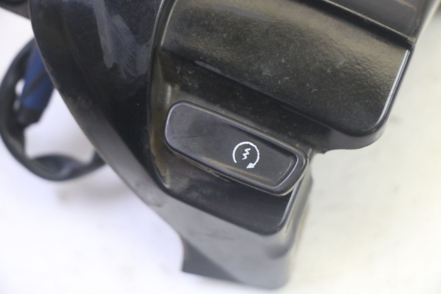 photo de COMANDO DIREITO YAMAHA CYGNUS X INJECTION 125 (2007 - 2013) - Detalhe da peça