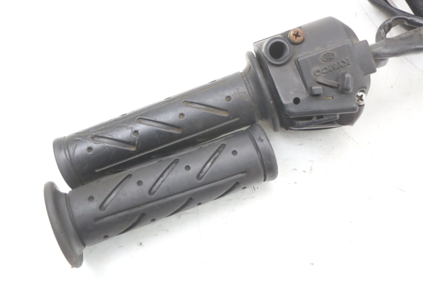 photo de COMANDO DIREITO KYMCO DINK 4T 50 (2007 - 2018) - Ampliação técnica
