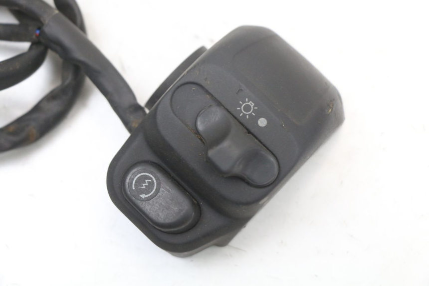 photo de COMANDO DIREITO GILERA DNA 50 (2000 - 2007) - Detalhe da peça