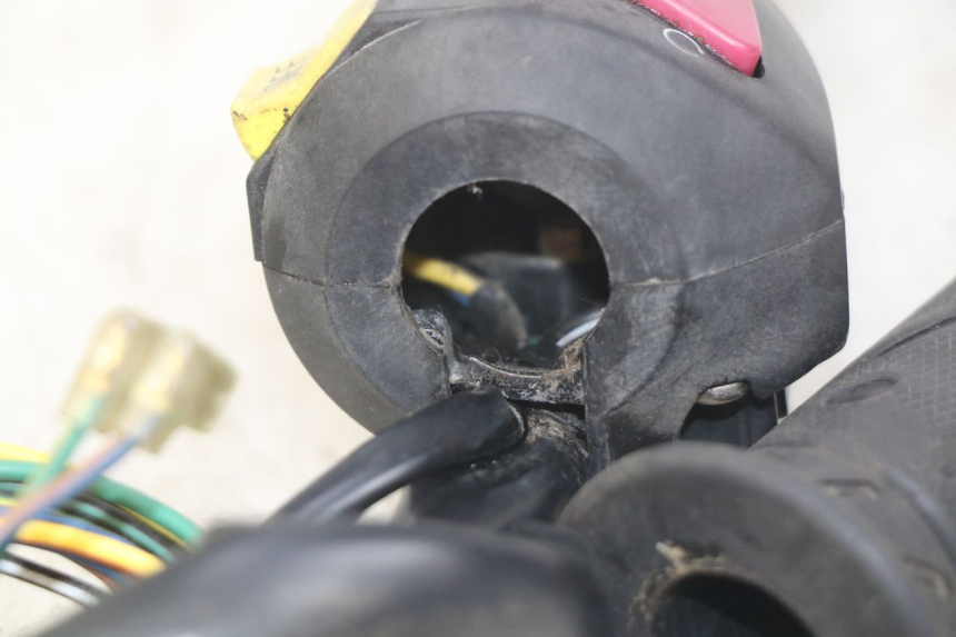 photo de COMANDO DIREITO KYMCO DOWNTOWN ABS 125 (2015 - 2017) - Ampliação técnica