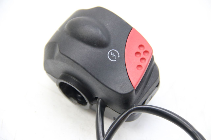 photo de COMANDO DIREITO PEUGEOT E-VIVACITY 1 (2012 - 2018) - Zoom do estado de desgaste
