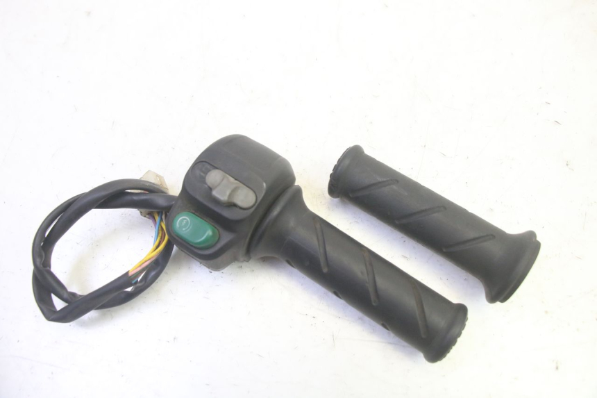 photo de COMANDO DIREITO PEUGEOT ELYSEO 125 (1999 - 2004) - Vista principal