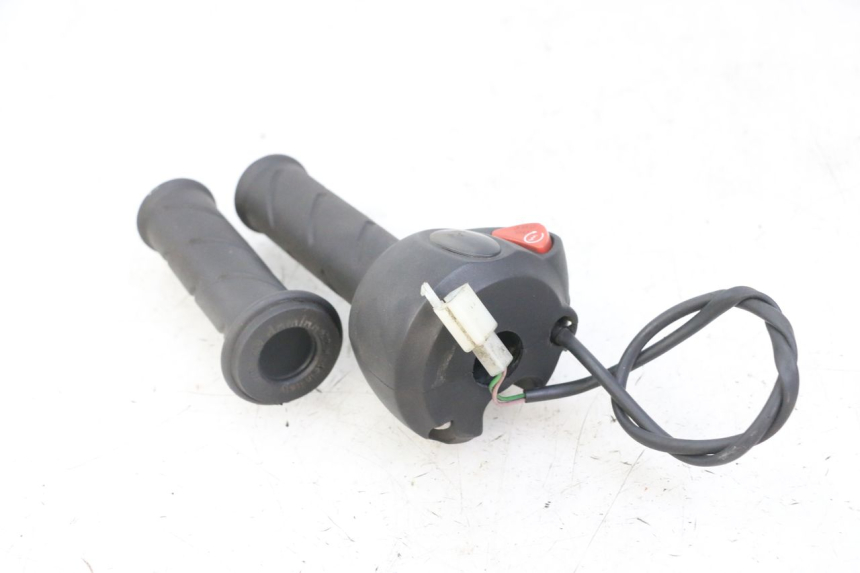 photo de COMANDO DIREITO PEUGEOT ELYSTAR 125 (2002 - 2007) - Ampliação técnica