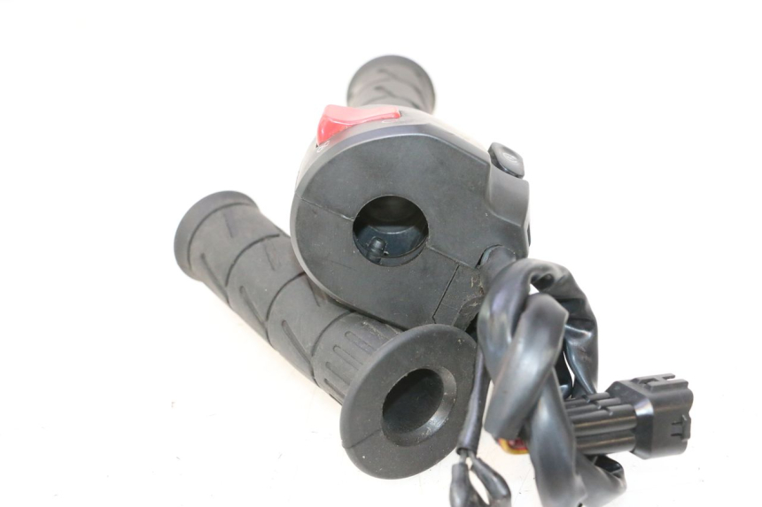 photo de COMUTADOR DIREITO KAWASAKI ER-6 ER6 N 650 (2005 - 2009) - Detalhe da peça