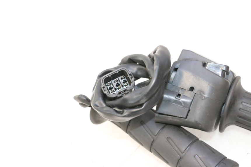 photo de COMUTADOR DIREITO KAWASAKI ER-6 ER6 N 650 (2005 - 2009) - Detalhe da peça