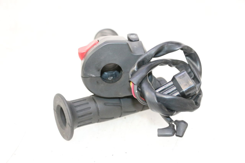 photo de COMUTADOR DIREITO KAWASAKI ER-6 ER6 N 650 (2005 - 2009) - Zoom do estado de desgaste