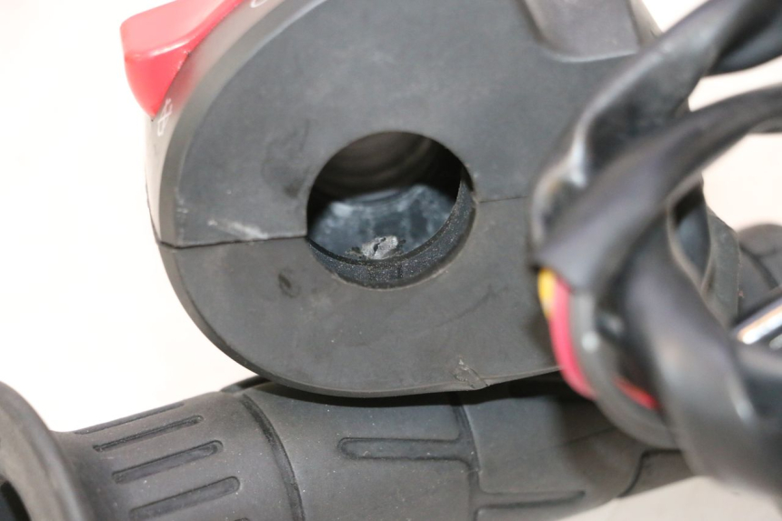 photo de COMUTADOR DIREITO KAWASAKI ER-6 ER6 N 650 (2005 - 2009) - Outro ângulo de visão