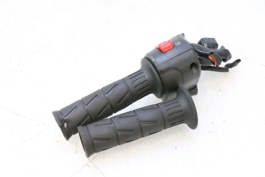 photo de COMUTADOR DIREITO KAWASAKI ER-6 ER6 N 650 (2005 - 2009) - Estado da superfície