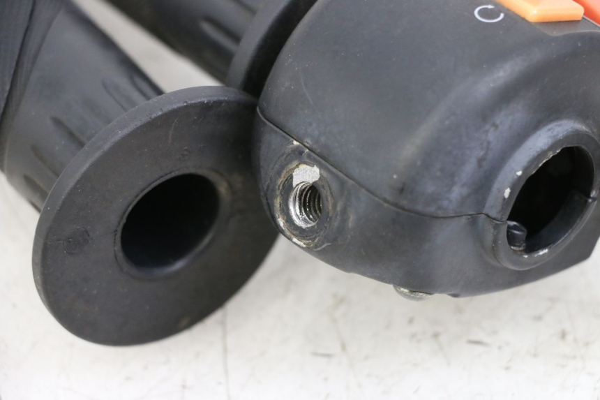photo de COMANDO DIREITO JM MOTORS EVOLIS 4T 50 (2018 - 2022) - Outro ângulo de visão