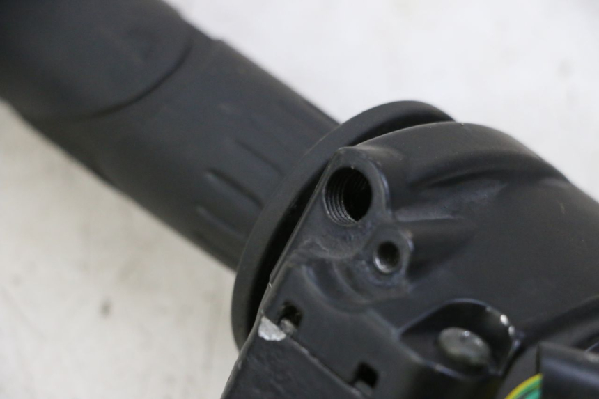 photo de COMANDO DIREITO JM MOTORS EVOLIS 4T 50 (2018 - 2022) - Zoom do estado de desgaste