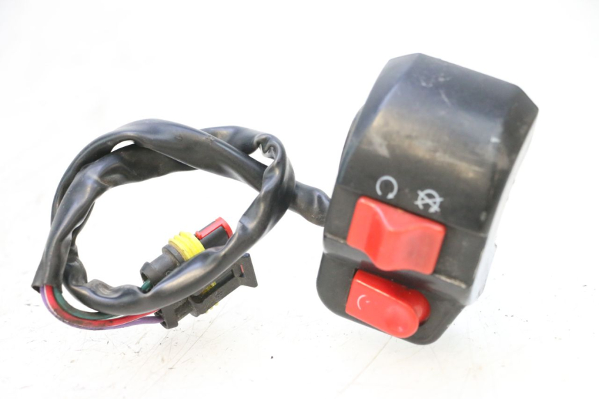 photo de COMMODO DROIT KEEWAY F-ACT FACT EVO 50 (2020 - 2026) - Vista principal