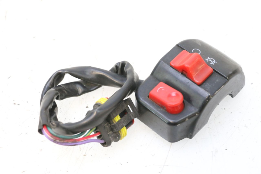 photo de COMMODO DROIT KEEWAY F-ACT FACT EVO 50 (2020 - 2026) - Zoom do estado de desgaste