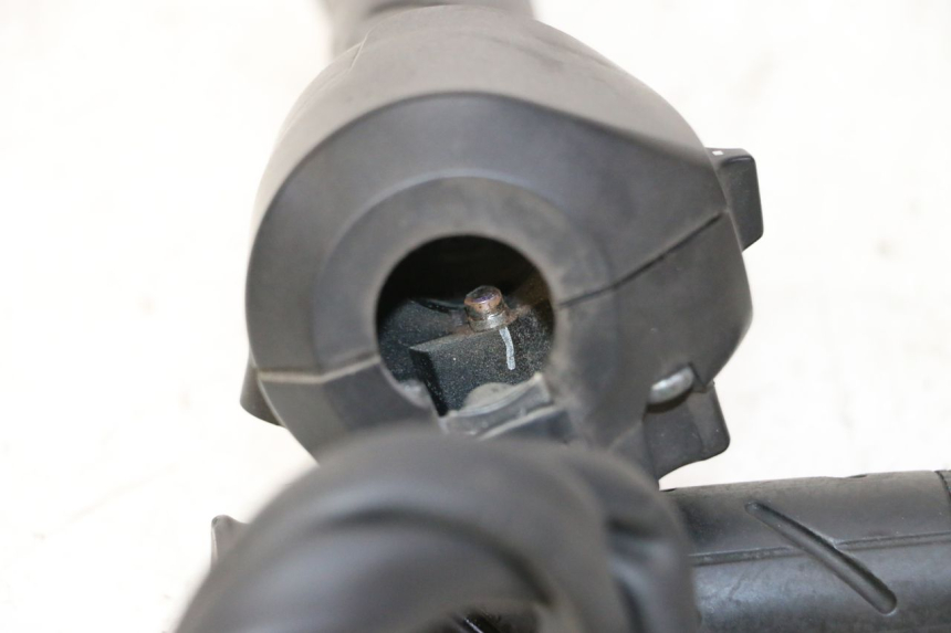 photo de COMANDO DIREITO HONDA FES S-WING SWING ABS 125 (2007 - 2015) - Outro ângulo de visão