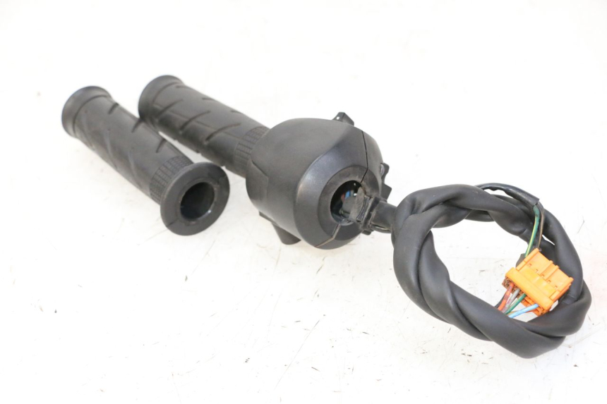 photo de COMANDO DIREITO HONDA FES S-WING SWING ABS 125 (2007 - 2015) - Vista geral