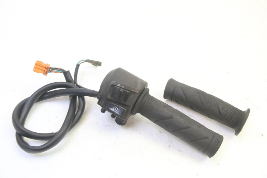 photo de COMANDO DIREITO HONDA FES S-WING SWING ABS 125 (2007 - 2015) - Vista principal
