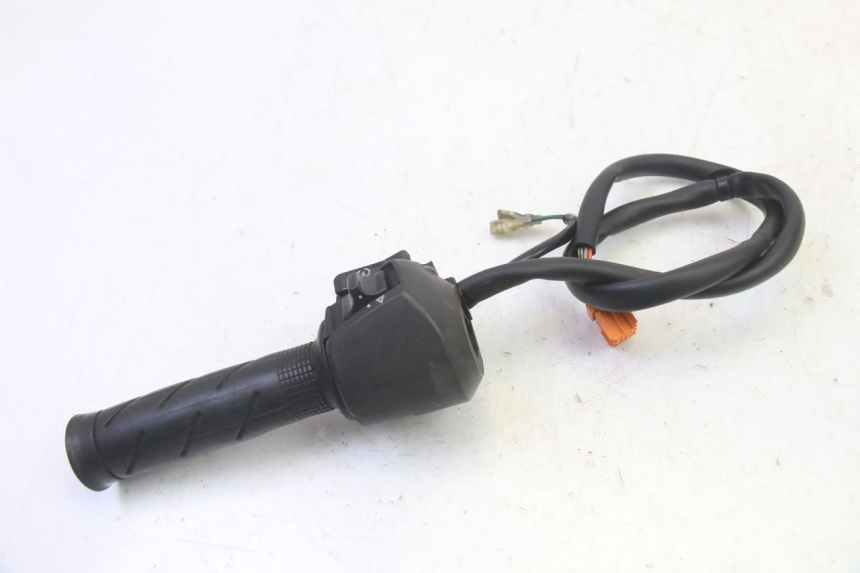 photo de COMANDO DIREITO HONDA FES S-WING SWING ABS 125 (2007 - 2015) - Zoom do estado de desgaste