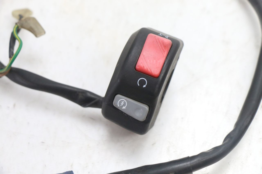 photo de COMUTADOR DIREITO YAMAHA FJR 1300 (2001 - 2005) - Detalhe da peça