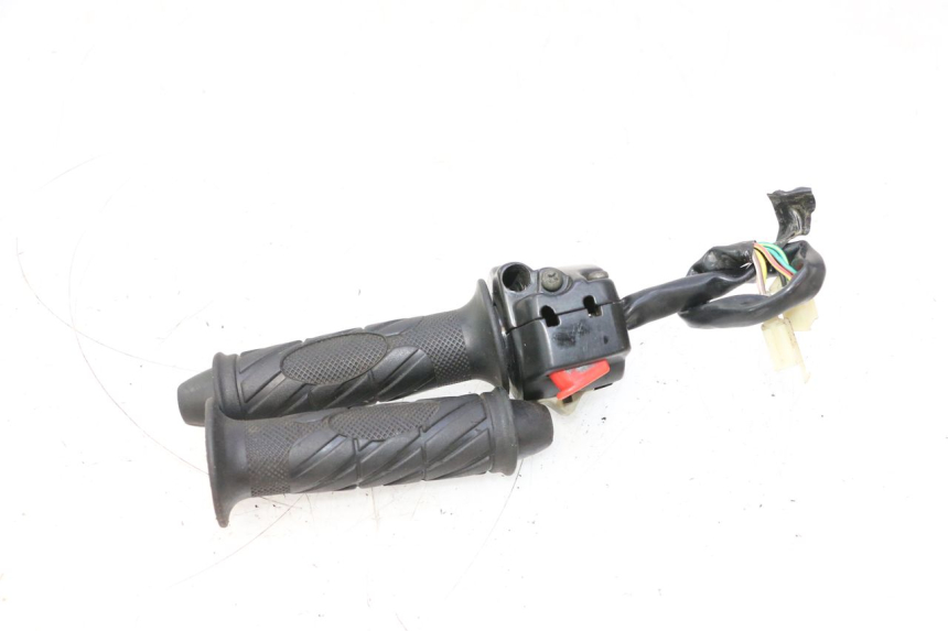 photo de COMUTADOR DIREITO KEEWAY FOCUS 50 (2006 - 2009) - Zoom do estado de desgaste