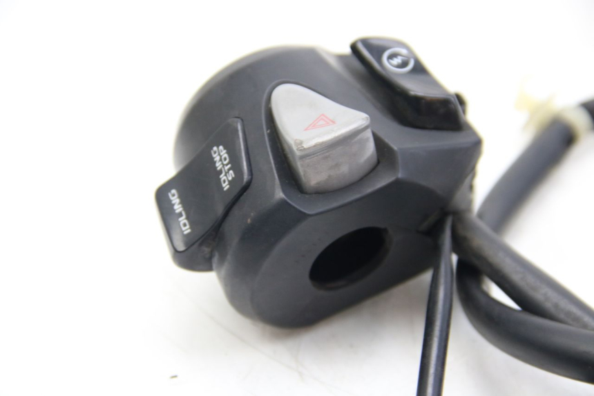 photo de COMANDO DIREITO HONDA FORZA 125 (2015 - 2016) - Zoom do estado de desgaste
