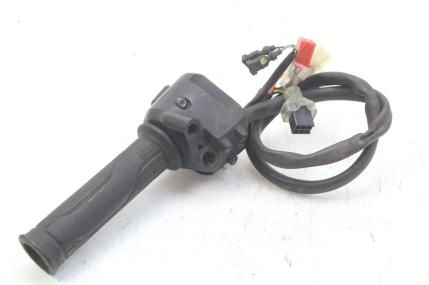 photo de COMANDO DIREITO HONDA FORZA 125 (2015 - 2016) - Outro ângulo de visão