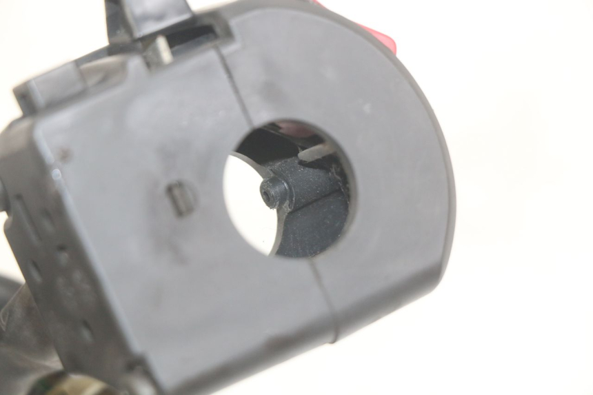 photo de COMANDO DIREITO YAMAHA FZS FAZER 600 (1998 - 2001) - Detalhe da peça